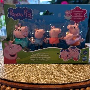 Peppa Pig Peppa’s Family of Five Including Baby Evie in Her Carrier New